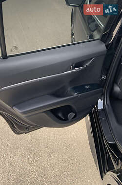 Седан Toyota Camry 2019 в 