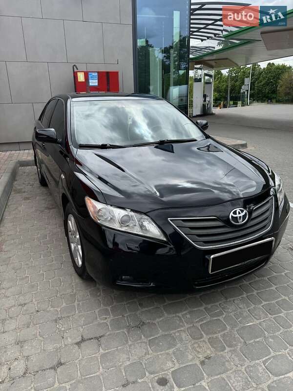 Седан Toyota Camry 2008 в Чернігові