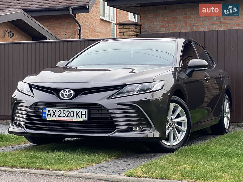 Седан Toyota Camry 2021 в Києві