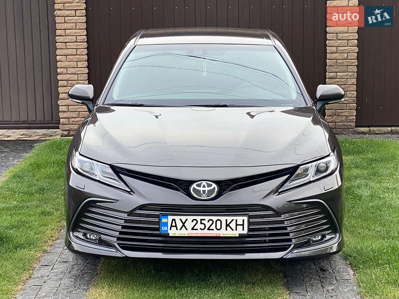 Седан Toyota Camry 2021 в Києві