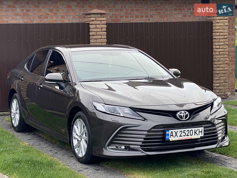 Седан Toyota Camry 2021 в Києві
