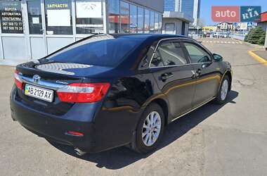 Седан Toyota Camry 2013 в 