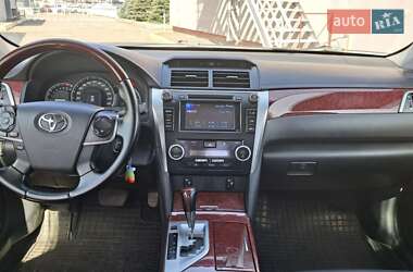 Седан Toyota Camry 2013 в 