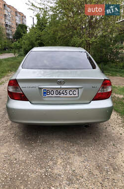 Седан Toyota Camry 2004 в 