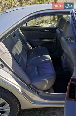 Седан Toyota Camry 2004 в 