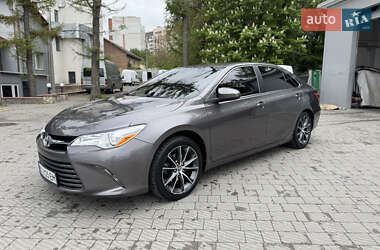 Седан Toyota Camry 2016 в Тернополе