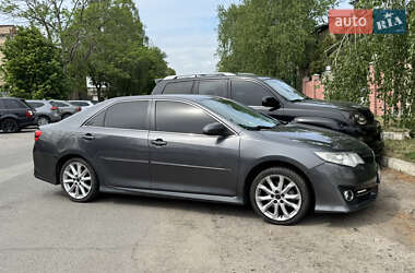 Седан Toyota Camry 2013 в Полтаве