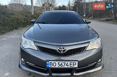 Седан Toyota Camry 2013 в 