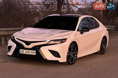 Седан Toyota Camry 2017 в 