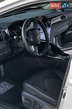 Седан Toyota Camry 2017 в 