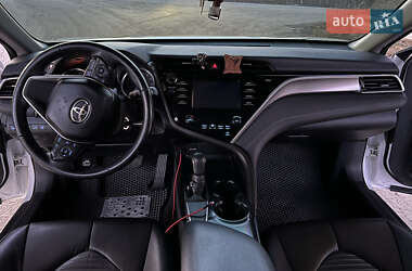 Седан Toyota Camry 2017 в 
