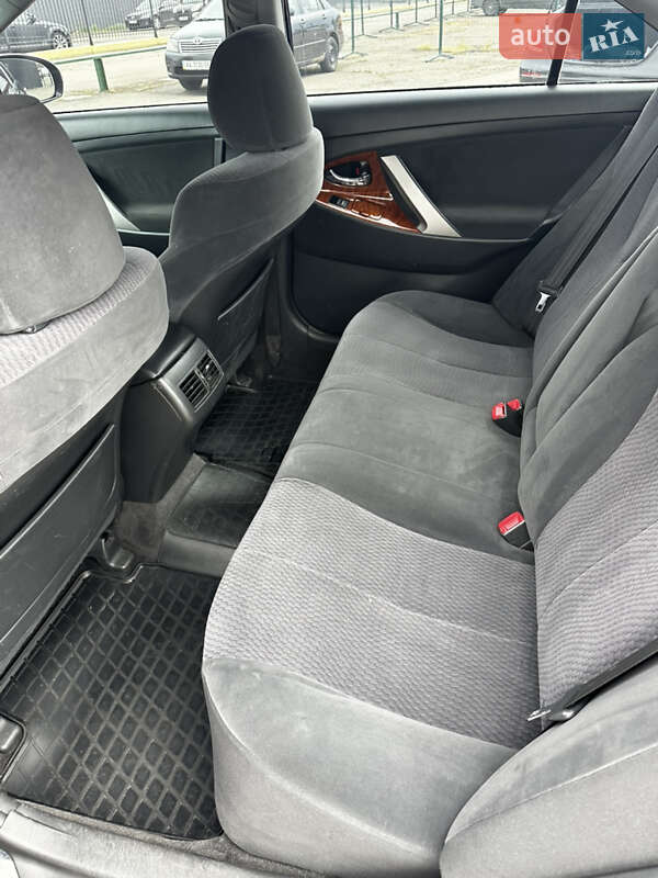 Седан Toyota Camry 2010 в Києві