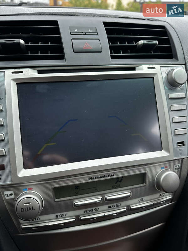Седан Toyota Camry 2010 в Києві