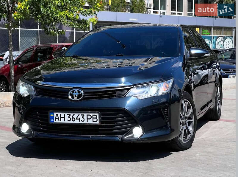 Седан Toyota Camry 2017 в Кременчуці