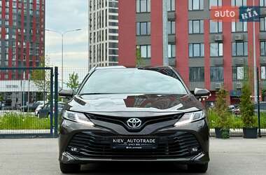Седан Toyota Camry 2019 в 
