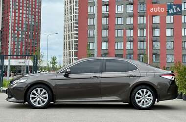 Седан Toyota Camry 2019 в 