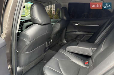 Седан Toyota Camry 2019 в 