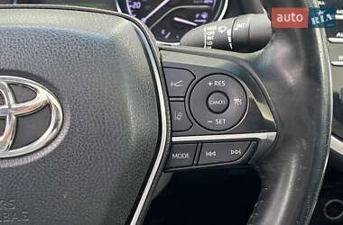 Седан Toyota Camry 2017 в 