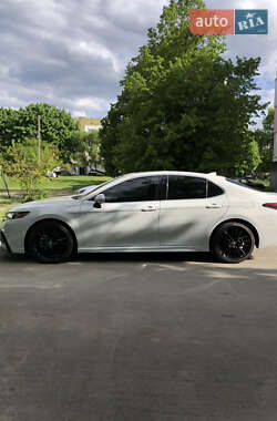 Седан Toyota Camry 2024 в Буче