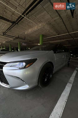 Седан Toyota Camry 2015 в 