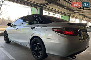 Седан Toyota Camry 2015 в 