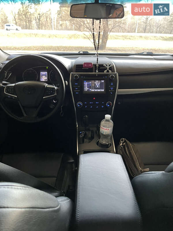 Седан Toyota Camry 2015 в Киеве