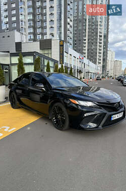 Седан Toyota Camry 2020 в Києві