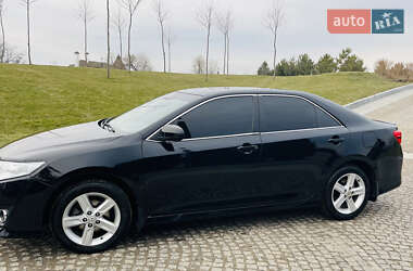Седан Toyota Camry 2013 в 