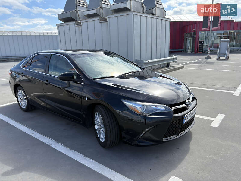Седан Toyota Camry 2017 в 