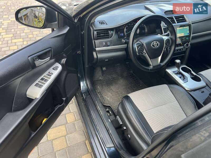 Седан Toyota Camry 2015 в Одессе