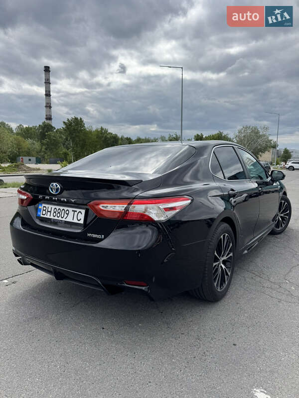 Седан Toyota Camry 2017 в Києві