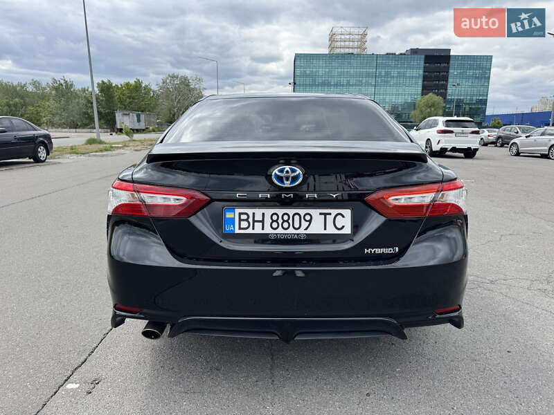 Седан Toyota Camry 2017 в Києві