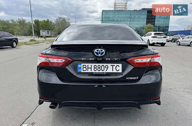Седан Toyota Camry 2017 в 