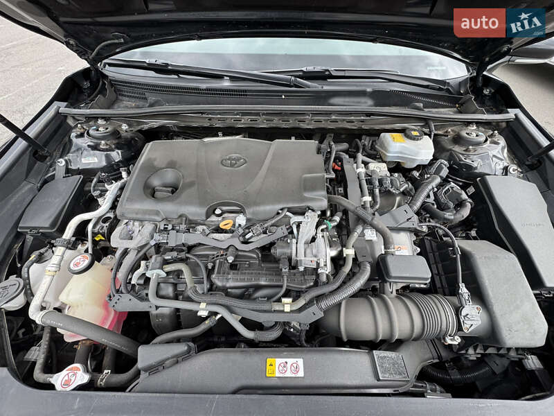 Седан Toyota Camry 2017 в Києві