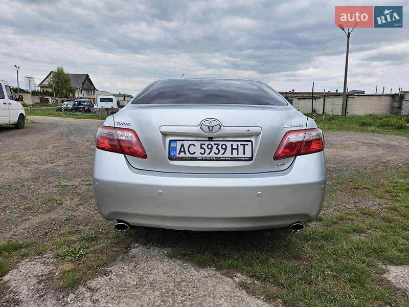 Седан Toyota Camry 2006 в Луцке