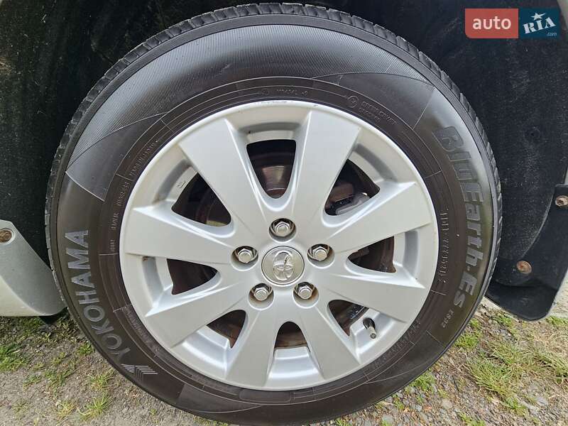 Седан Toyota Camry 2006 в Луцке