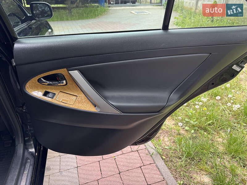 Седан Toyota Camry 2007 в Мукачевому