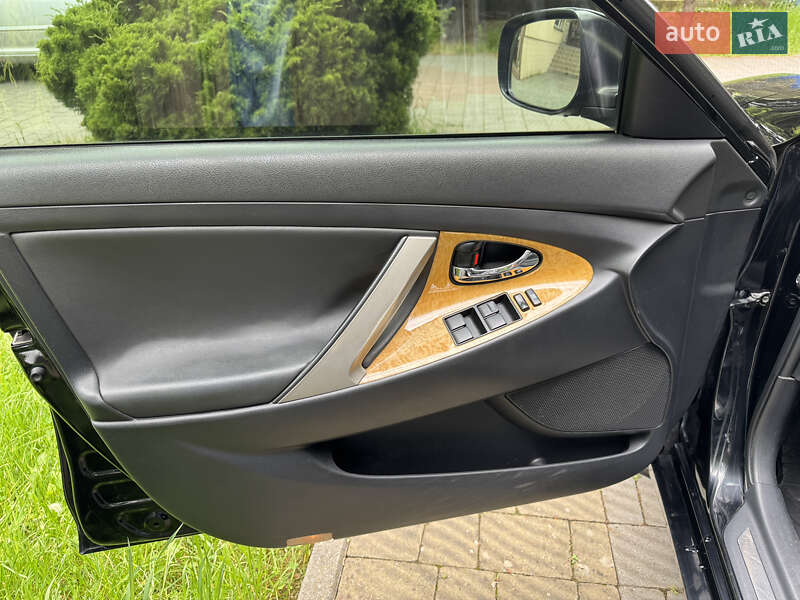 Седан Toyota Camry 2007 в Мукачевому