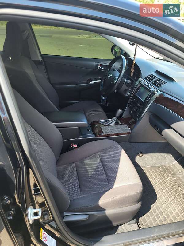 Седан Toyota Camry 2017 в Киеве