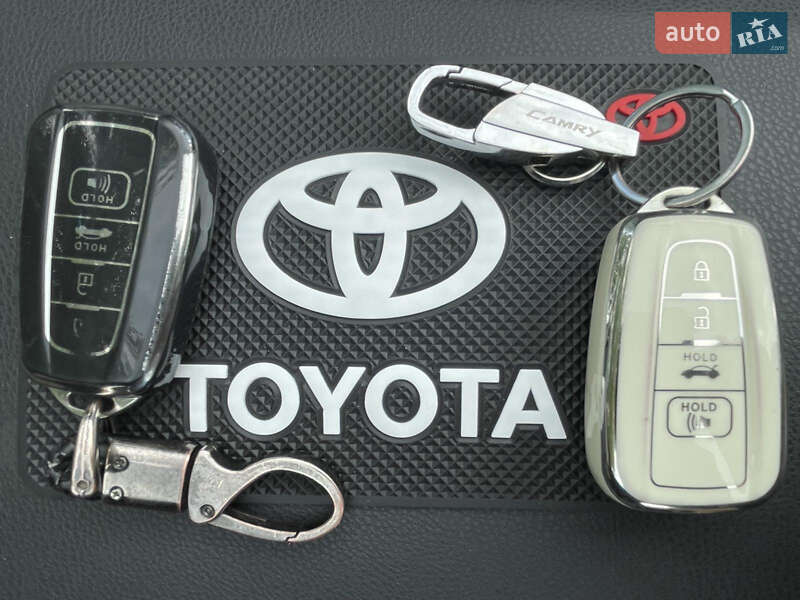 Седан Toyota Camry 2018 в Полтаві