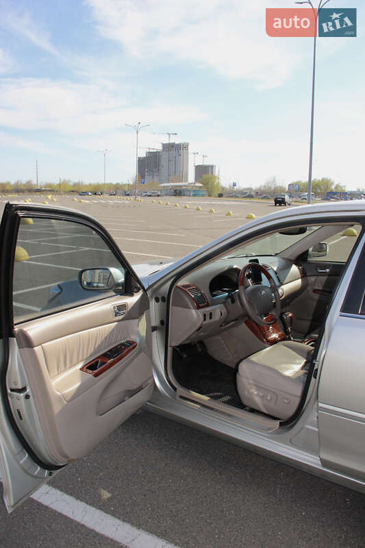 Седан Toyota Camry 2006 в Києві