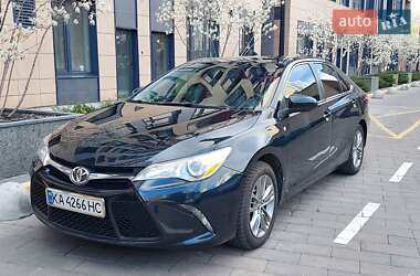 Седан Toyota Camry 2016 в Києві