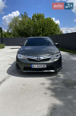 Седан Toyota Camry 2013 в Броварах