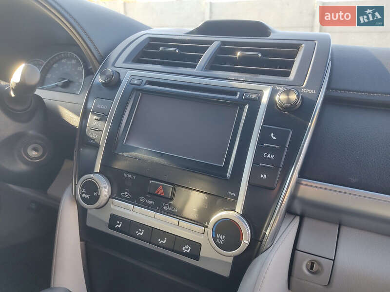 Седан Toyota Camry 2013 в Житомирі