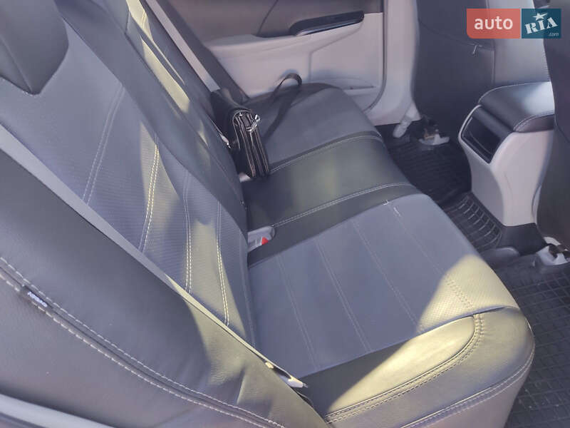 Седан Toyota Camry 2013 в Житомирі