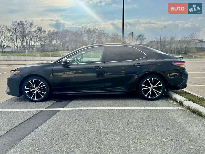 Седан Toyota Camry 2020 в 