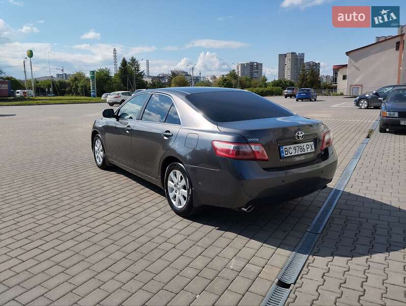 Седан Toyota Camry 2007 в Львове