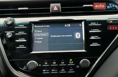 Седан Toyota Camry 2018 в 