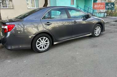 Седан Toyota Camry 2014 в Києві