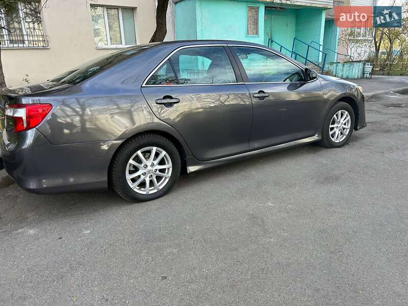 Toyota Camry 2014